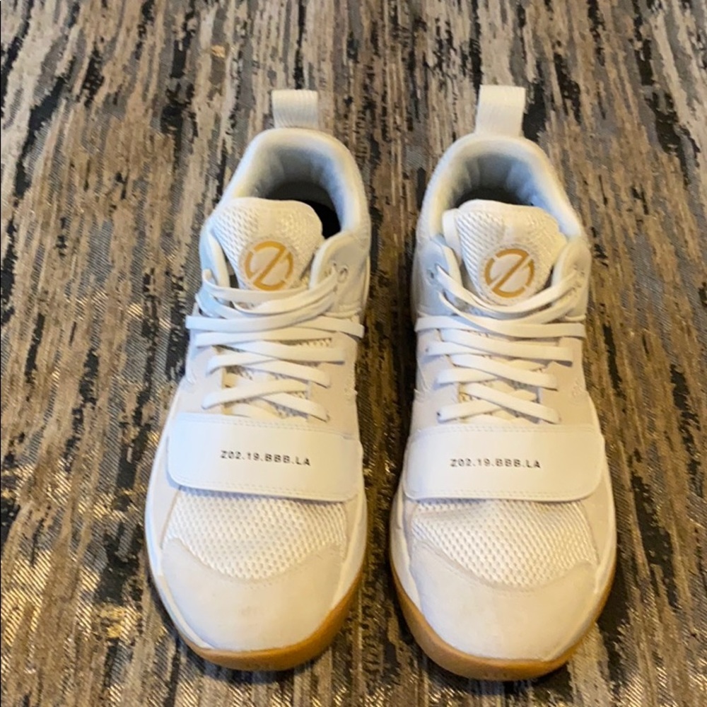 White ZO2 BBB